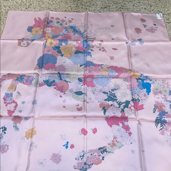Hermes Floral Horse Silk Scarf Carre Robe Legere - Picture 6 of 10